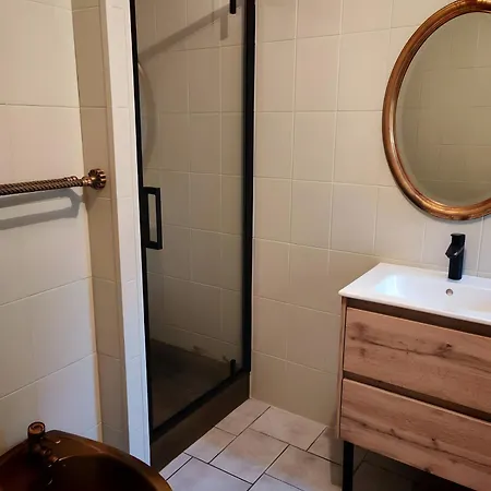 Nina Бес-э-Сент-Анастез